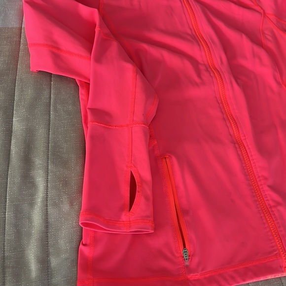 (KIRKLAND Signature) Ladies work out jacket size L - Picture 9 of 16